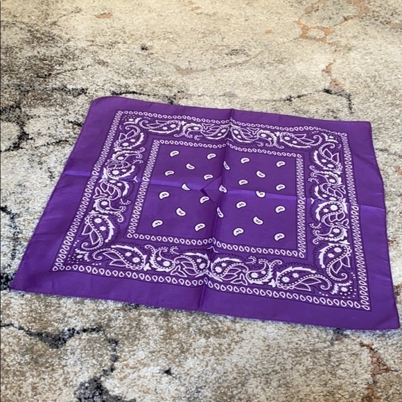 Brand new purple bandanna - Picture 2 of 2